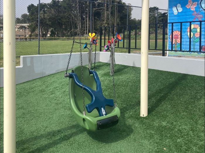 Herz playground adaptive swing